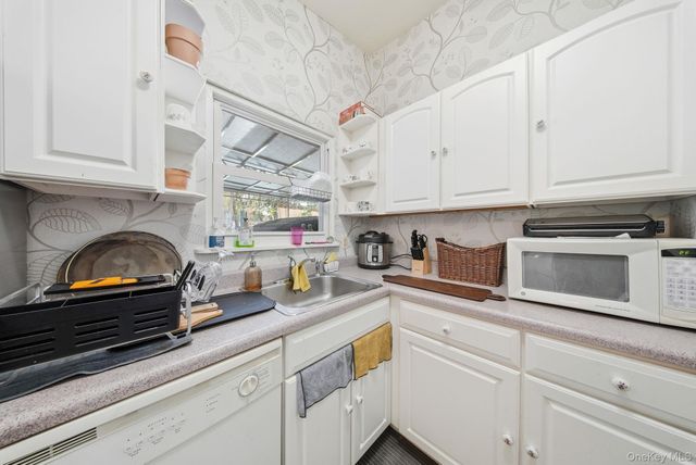 55 Straight Path Path, Rock Hill, NY 12775