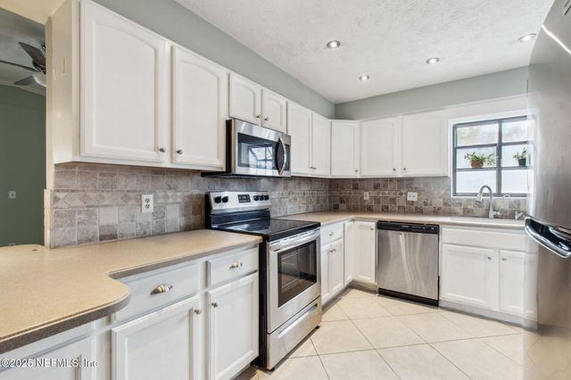 4901 LOFTY PINES Circle E, Jacksonville, FL 32210