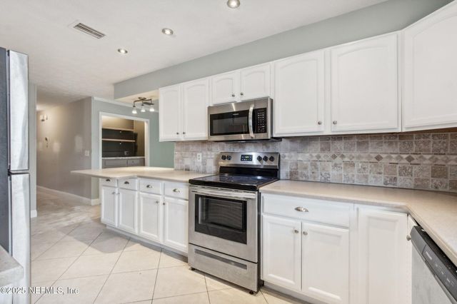 4901 LOFTY PINES Circle E, Jacksonville, FL 32210