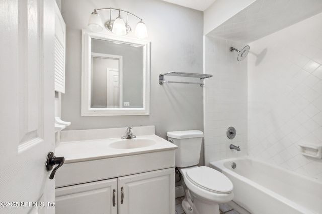 4901 LOFTY PINES Circle E, Jacksonville, FL 32210