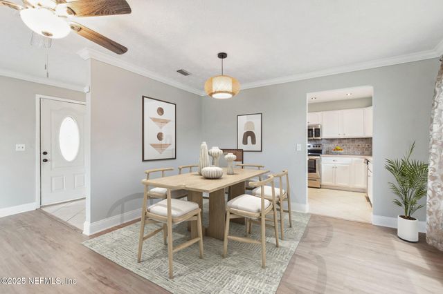 4901 LOFTY PINES Circle E, Jacksonville, FL 32210