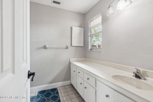 4901 LOFTY PINES Circle E, Jacksonville, FL 32210
