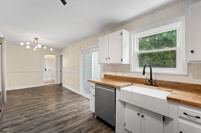 805 Childers Ct, La Vergne, TN 37086