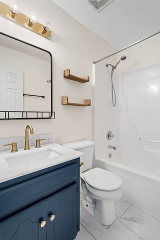 805 Childers Ct, La Vergne, TN 37086