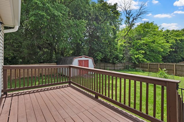 805 Childers Ct, La Vergne, TN 37086