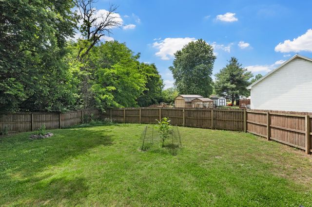 805 Childers Ct, La Vergne, TN 37086
