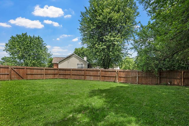 805 Childers Ct, La Vergne, TN 37086