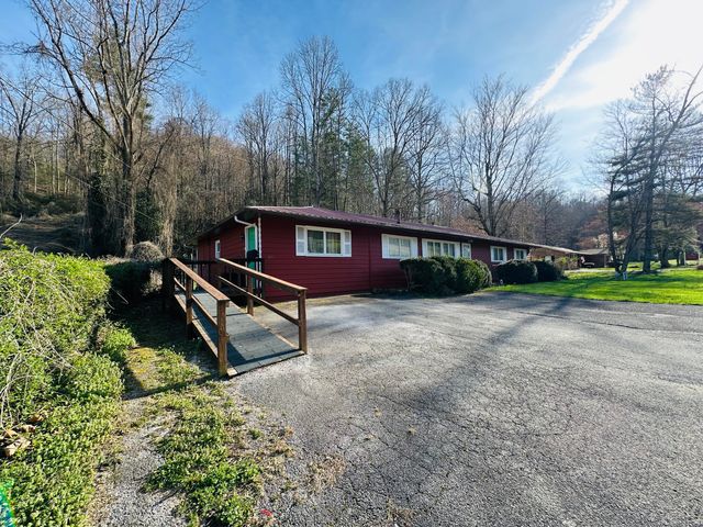 212 Town Branch Road, Manchester, KY 40962