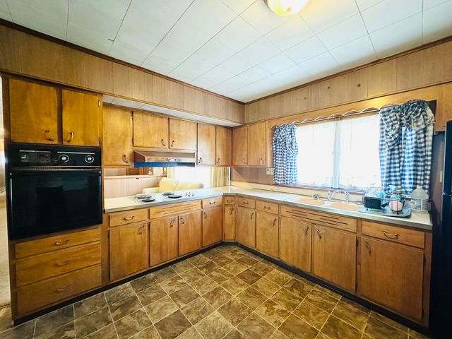 212 Town Branch Road, Manchester, KY 40962