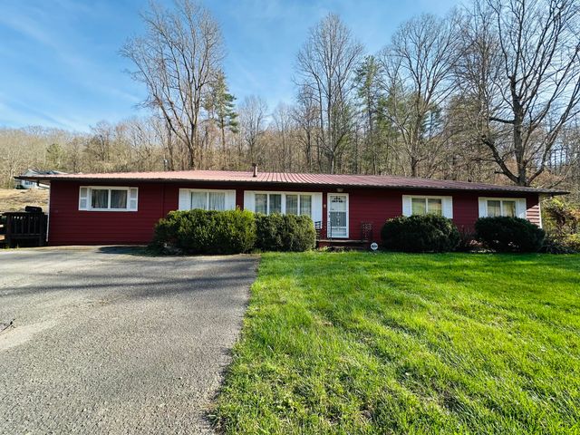 212 Town Branch Road, Manchester, KY 40962