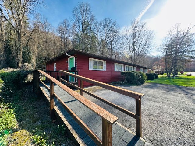 212 Town Branch Road, Manchester, KY 40962