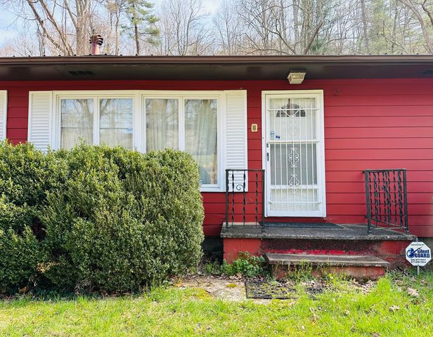 212 Town Branch Road, Manchester, KY 40962