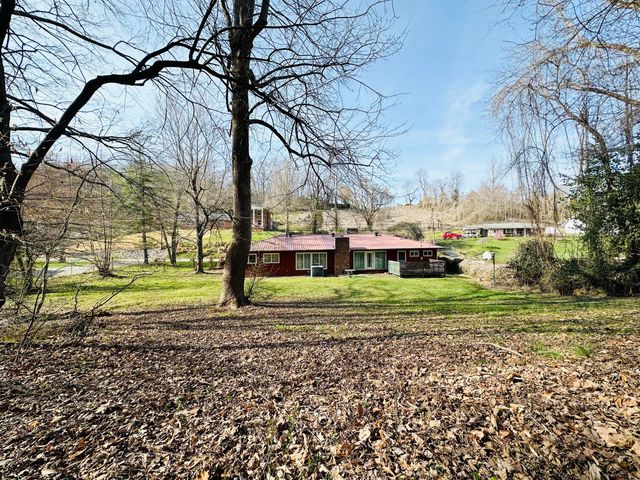 212 Town Branch Road, Manchester, KY 40962