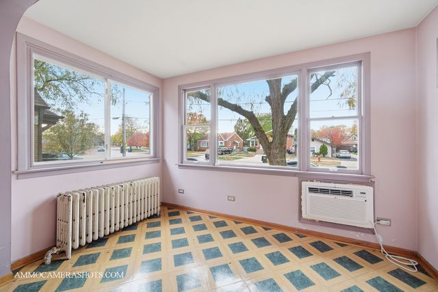 9611 S Homan Avenue, Evergreen Park, IL 60805