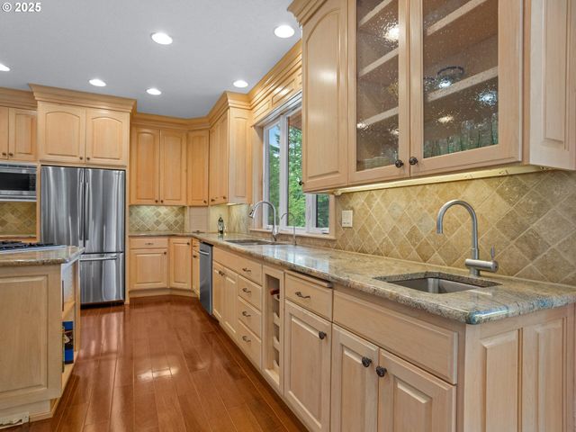 8801 Se WALNUT Dr, Amity, OR 97101