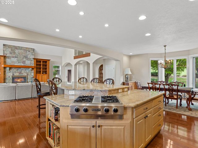 8801 Se WALNUT Dr, Amity, OR 97101