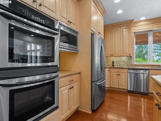 8801 Se WALNUT Dr, Amity, OR 97101
