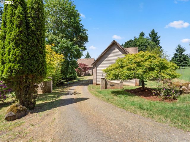8801 Se WALNUT Dr, Amity, OR 97101