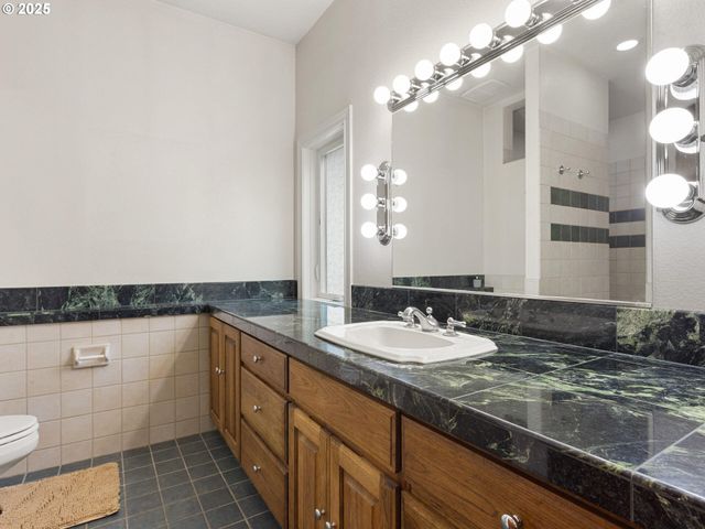 8801 Se WALNUT Dr, Amity, OR 97101
