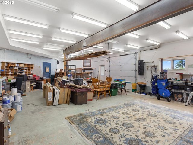 8801 Se WALNUT Dr, Amity, OR 97101