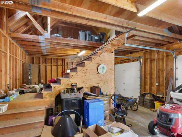 8801 Se WALNUT Dr, Amity, OR 97101