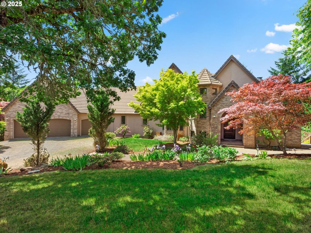 8801 Se WALNUT Dr, Amity, OR 97101