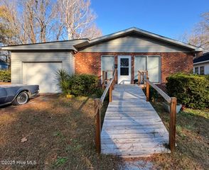 201 S Brookwood Avenue, Rockingham, NC 28379