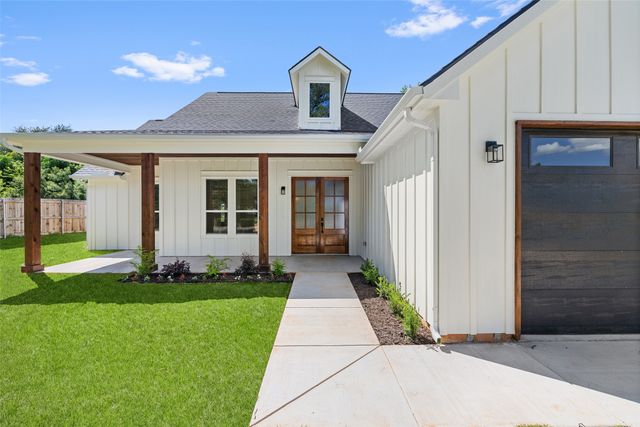 1610 Cheyenne Trail, Granbury, TX 76048