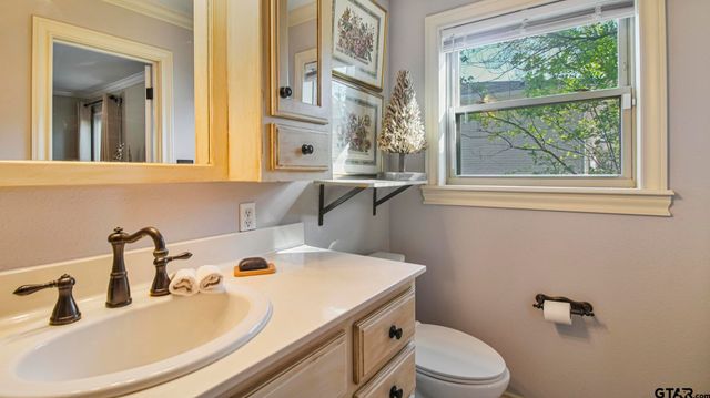 4205 Birdwell Dr, Tyler, TX 75703