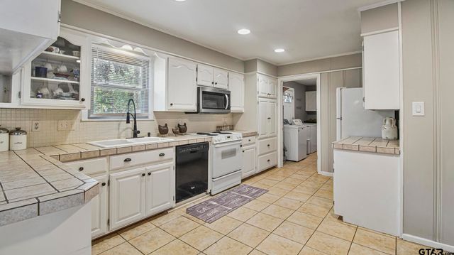 4205 Birdwell Dr, Tyler, TX 75703