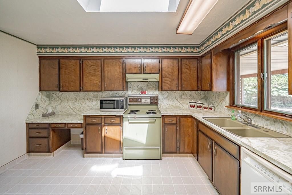 Image 17 of property listing at 1230 N 45th W, Idaho Falls, ID 83402