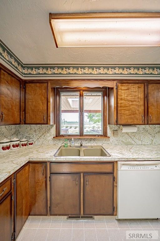 Image 18 of property listing at 1230 N 45th W, Idaho Falls, ID 83402