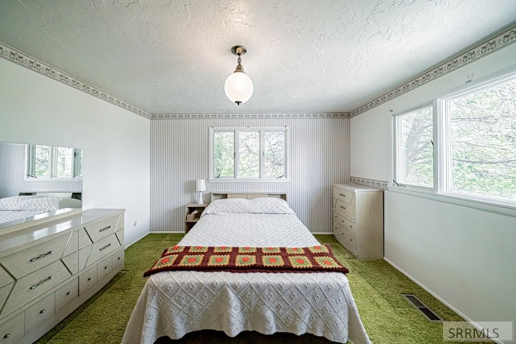 Image 22 of property listing at 1230 N 45th W, Idaho Falls, ID 83402