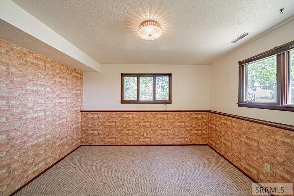 Image 40 of property listing at 1230 N 45th W, Idaho Falls, ID 83402