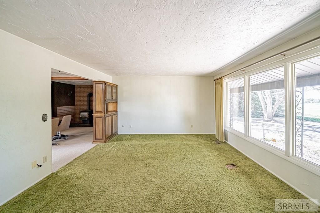 Image 5 of property listing at 1230 N 45th W, Idaho Falls, ID 83402