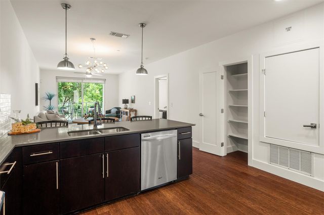 2804 Treble LN 923, Austin, TX 78704