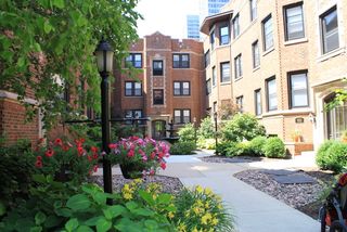 528 W Cornelia Avenue 3S, Chicago, IL 60657