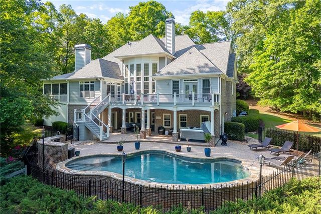 3092 Hidden Falls Drive, Buford, GA 30519