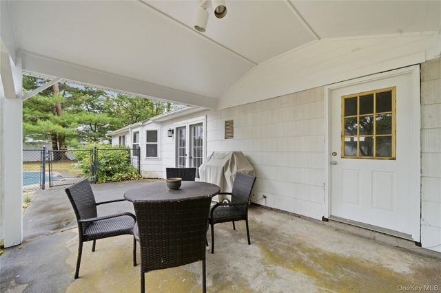 15 Groton Lane, Coram, NY 11727