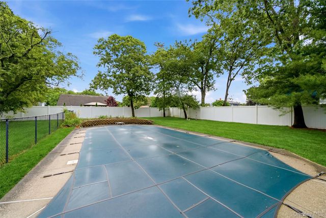 15 Groton Lane, Coram, NY 11727