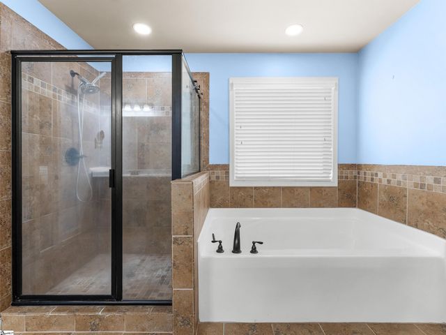 135 Creek Shoals Drive, Simpsonville, SC 29681