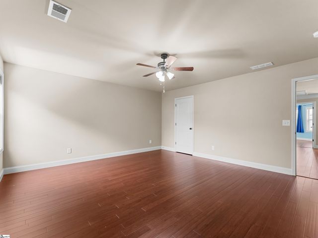 135 Creek Shoals Drive, Simpsonville, SC 29681