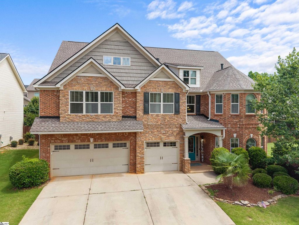 135 Creek Shoals Drive, Simpsonville, SC 29681