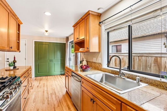 14502 104th Avenue NE, Bothell, WA 98011