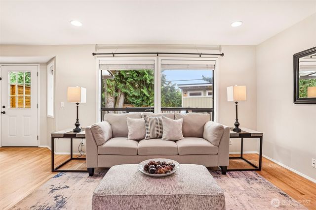 14502 104th Avenue NE, Bothell, WA 98011