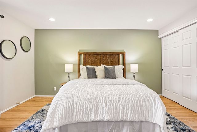 14502 104th Avenue NE, Bothell, WA 98011