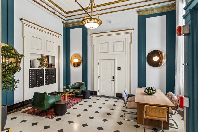 1453 Maple Avenue 211, Evanston, IL 60201