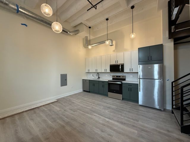 1453 Maple Avenue 211, Evanston, IL 60201