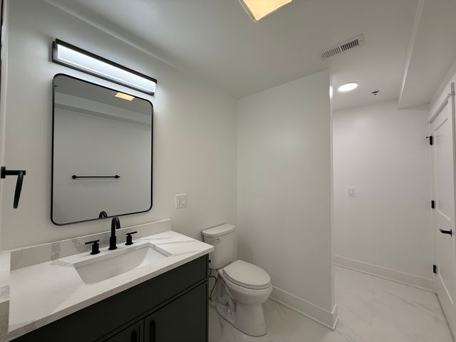 1453 Maple Avenue 211, Evanston, IL 60201