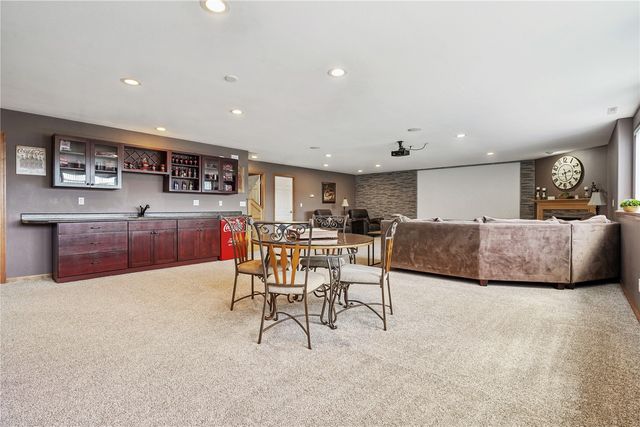 2105 Catherine Court, Marion, IA 52302